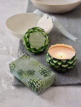 Load image into Gallery viewer, Roland Pine Tin Candle Set