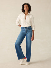 Load image into Gallery viewer, Legend Sweater Shirt