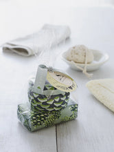 Load image into Gallery viewer, Roland Pine Tin Candle Set