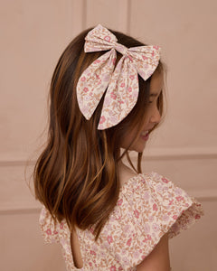 Everly Bow
