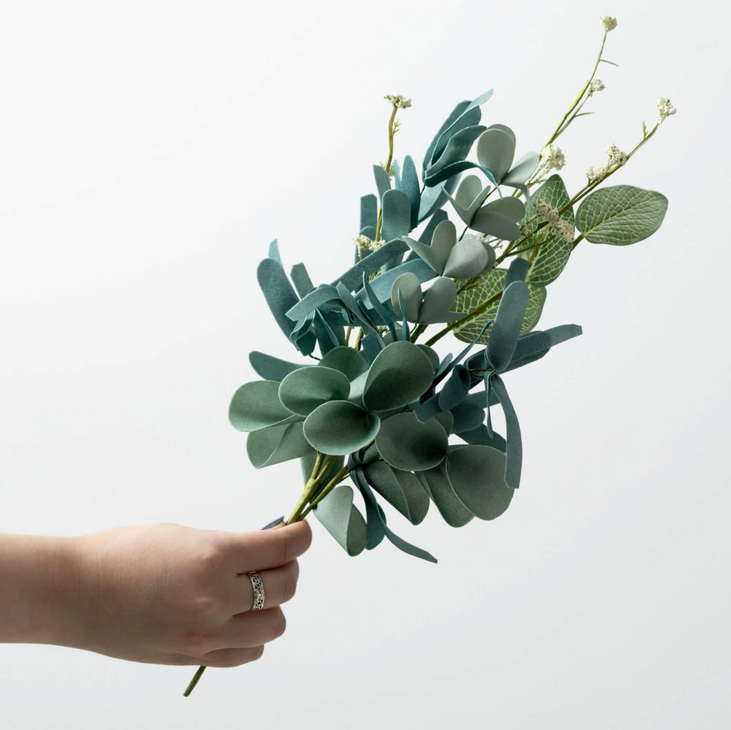 EUCALYPTUS FOLIAGE PICK
