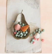 Load image into Gallery viewer, Pear Dish
