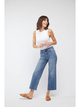 Load image into Gallery viewer, Aberdeen Ankle Crop Jean
