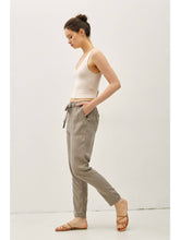 Load image into Gallery viewer, The Lara Ankle Pant
